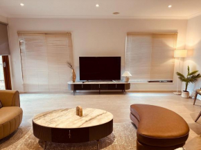 MEL-Point Cook Elegant Four-Bedroom House, Point Cook
